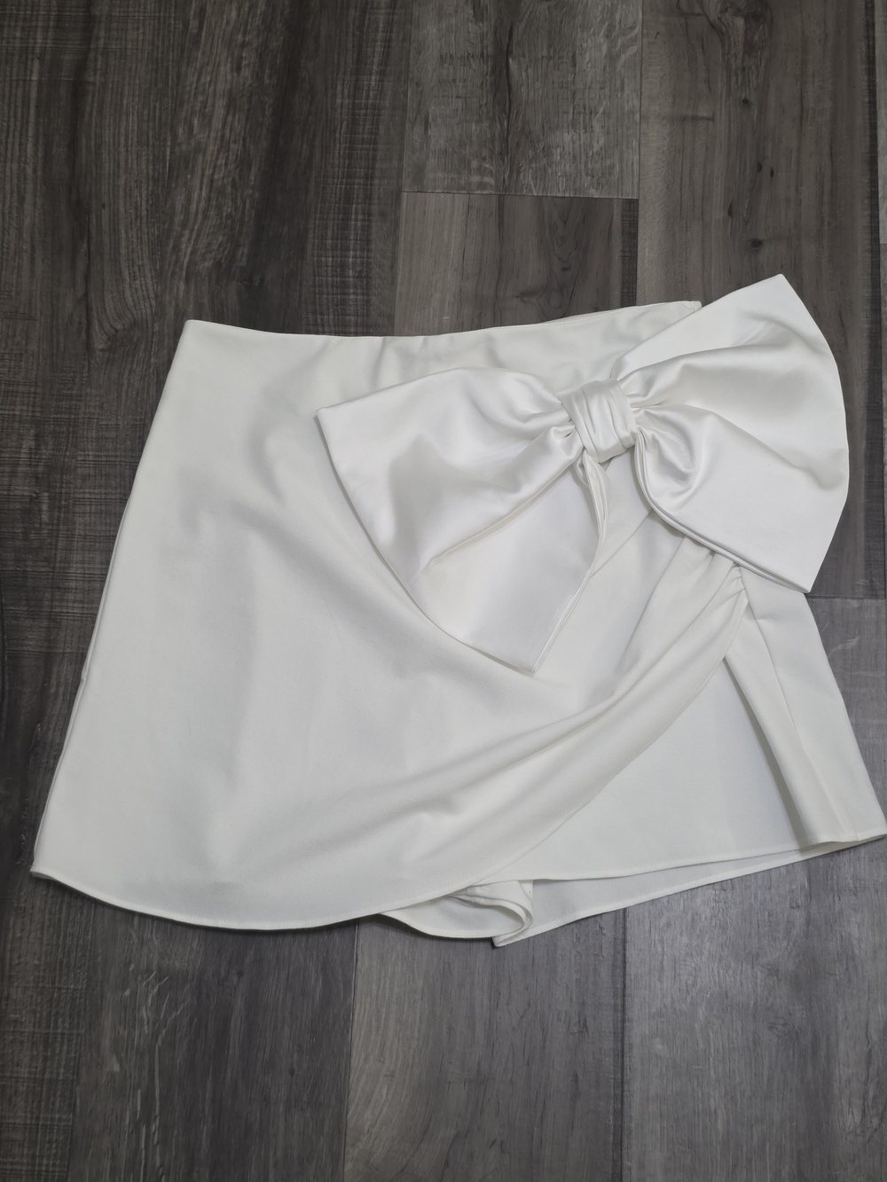 Zara White Mini Skort with Large Bow